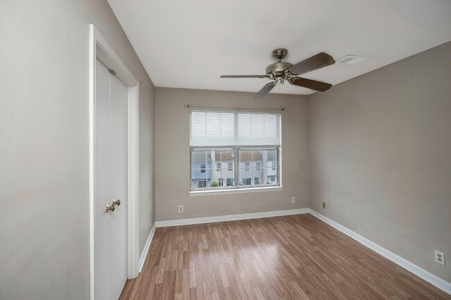 Building Photo - 102 Piccadilly Ln