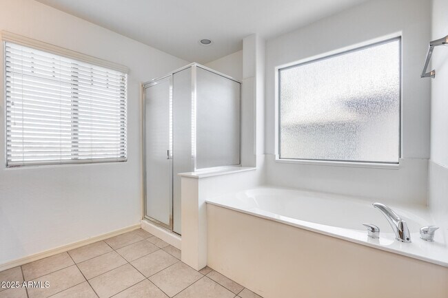 Building Photo - 17435 W Saguaro Ln