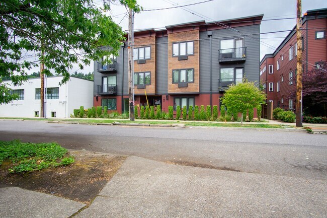 Building Photo - John's Landing-Modern, Spacious Studio Liv...