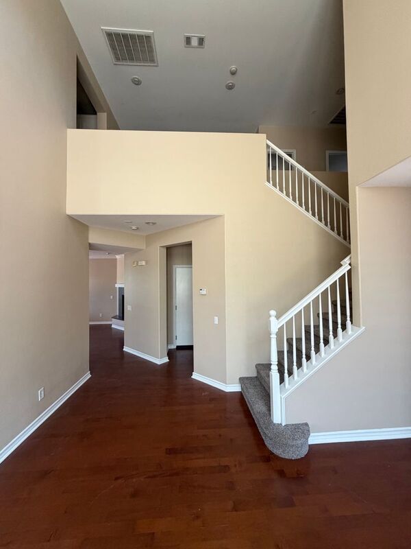Building Photo - 46263 Drymen Ave