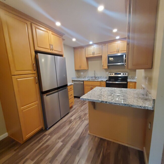 Building Photo - Sparkling Upgrades & Convenient Pleasant H...