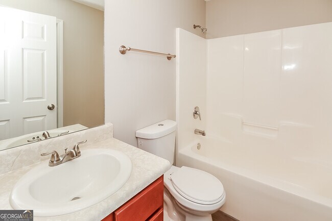 Building Photo - 411 Berkshire Pl
