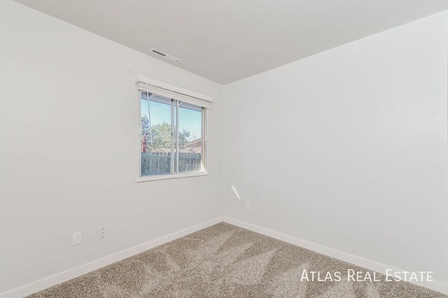 Building Photo - 4261 Deerfield Hills Rd