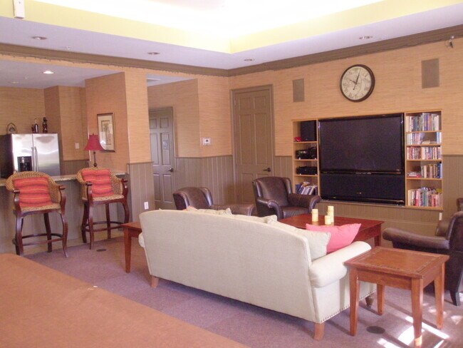 Building Photo - Annual turnkey furnished renovated GATED COMMUNITY**3 BEDROOM TOWNHOUSE