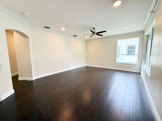 Building Photo - 12902 Hyland Cir