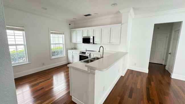 Building Photo - 1040 Nash Dr