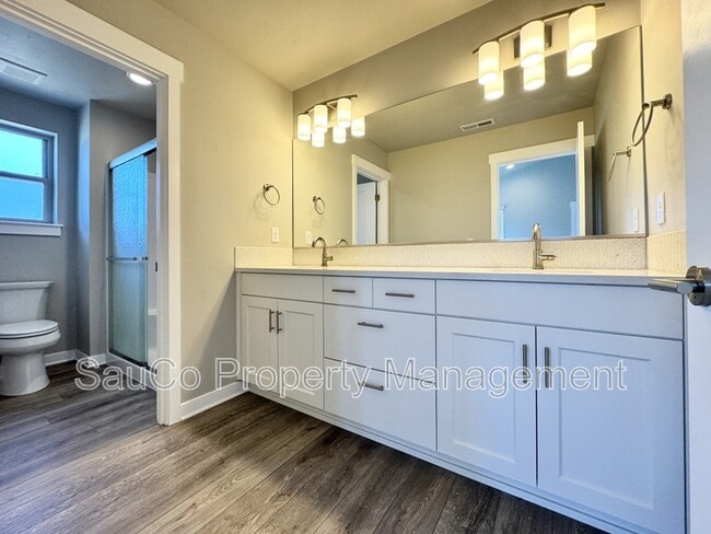 Building Photo - 5575 SE 80th Ave