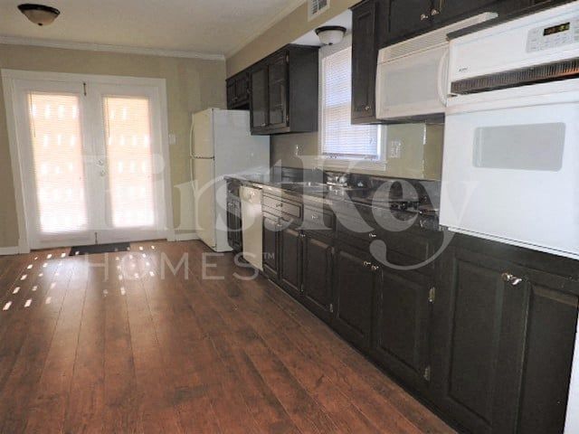 Building Photo - 8601 Thorncliff Fairway