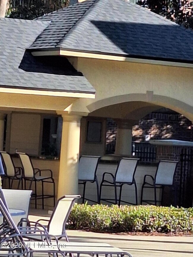 Building Photo - 7800 Point Meadows Dr