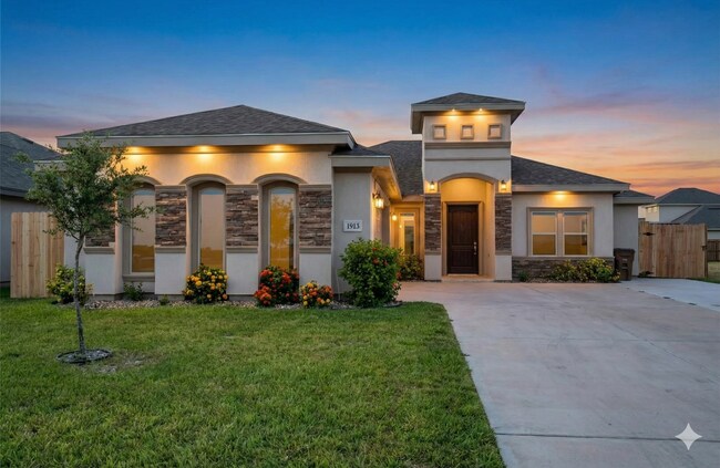 Primary Photo - 1913 Ridgeway Cir