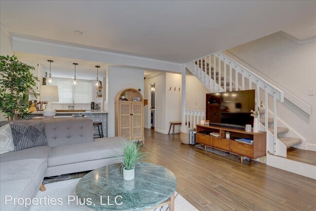 Building Photo - 2 br, 2.5 bath House - 6590 W 84th Circle ...