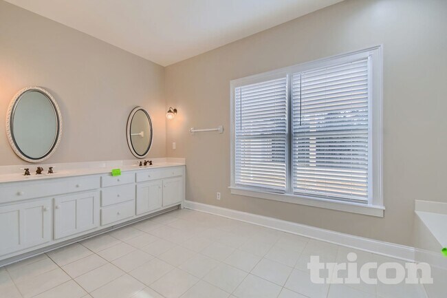 Building Photo - 113 Accolade Pkwy