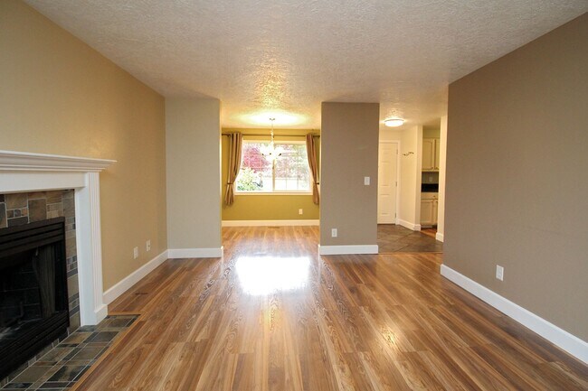 Building Photo - Updated 3 Bed/2 Bath Milwaukie Ranch Home Set On A Gorgeous Lot