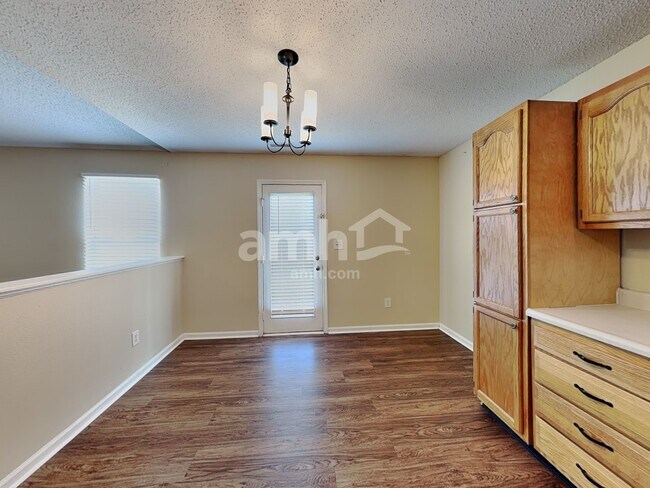 Building Photo - 9914 Cedarstone Ln