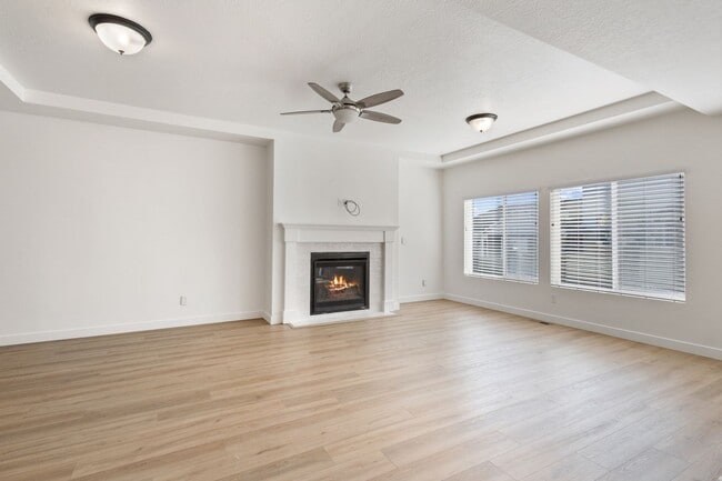 Building Photo - 4 bedroom/4 bathroom Home in Herriman!