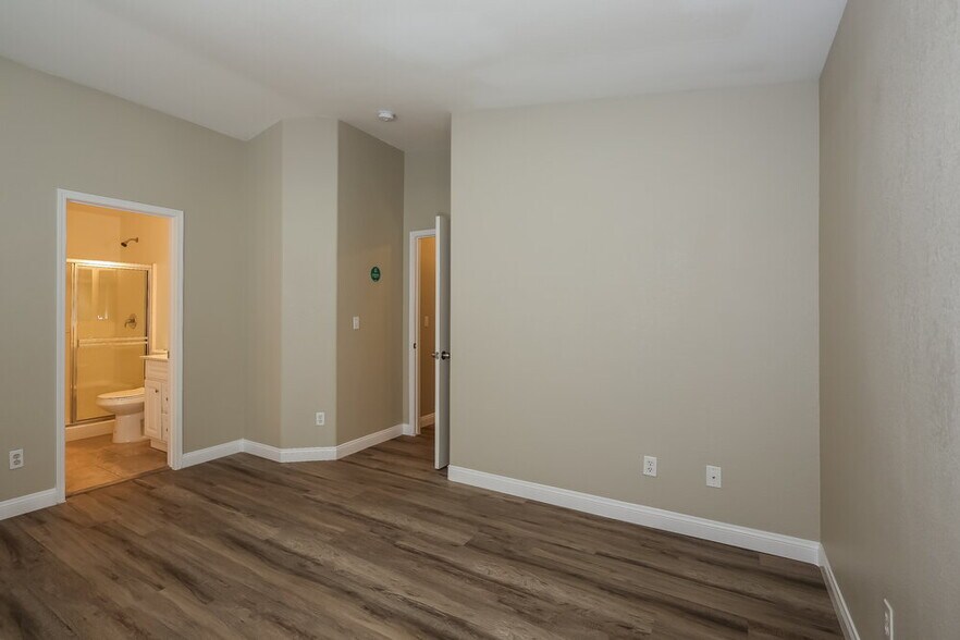 Building Photo - 5127 Mineral Lake Dr