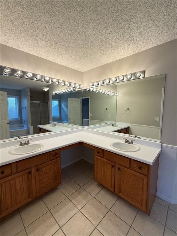 Building Photo - 593 Lullingstone Dr SE