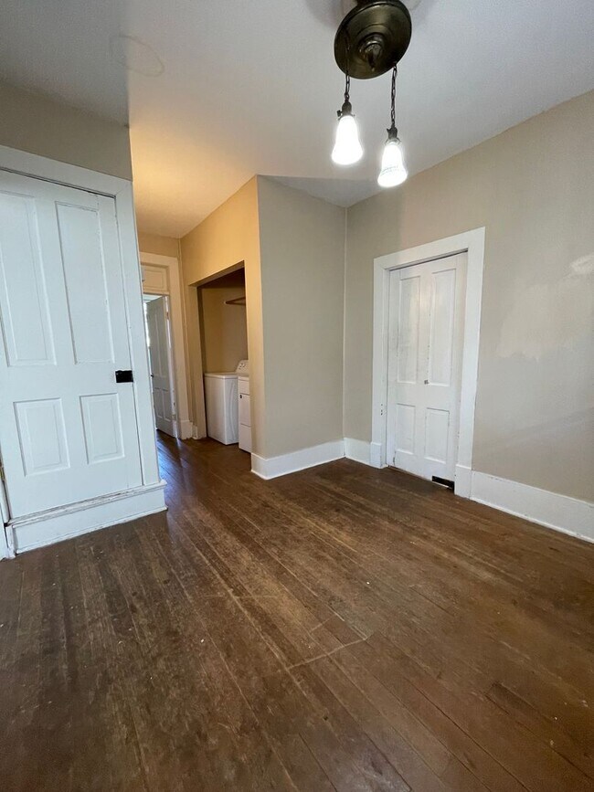 Building Photo - 1113 Constitution St