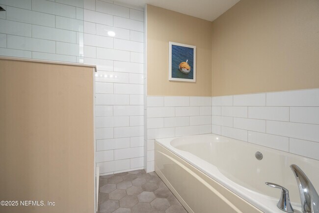Building Photo - 225 Atlantis Cir