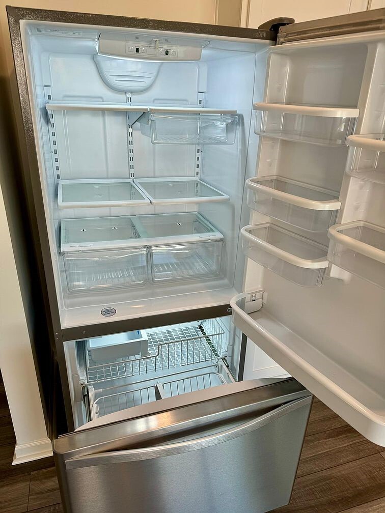 Refrigerator - 101 S Chubb Rdg