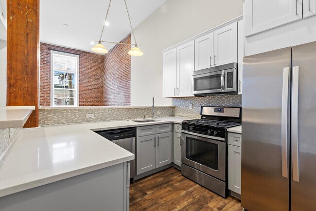 Building Photo - 6200 Hudson Ave