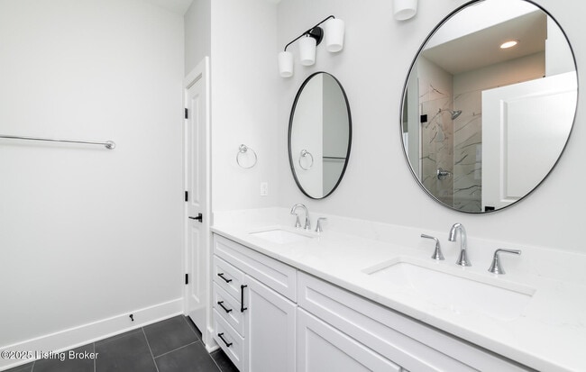 Building Photo - 6100 Passionflower Dr