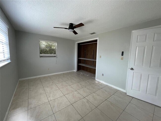 Building Photo - 1657 N Chickasaw Trail