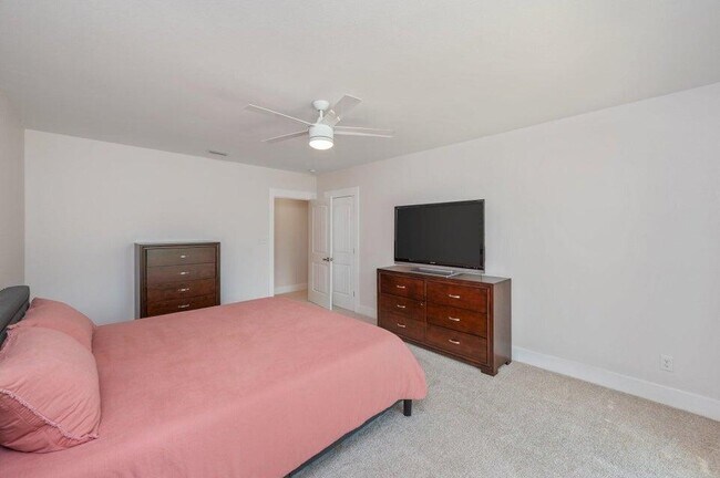 Building Photo - 508 Hideaway Ln