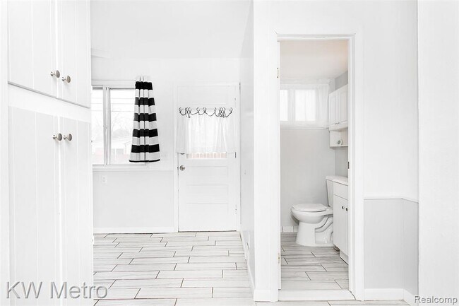 Building Photo - 29166 Tessmer Ct