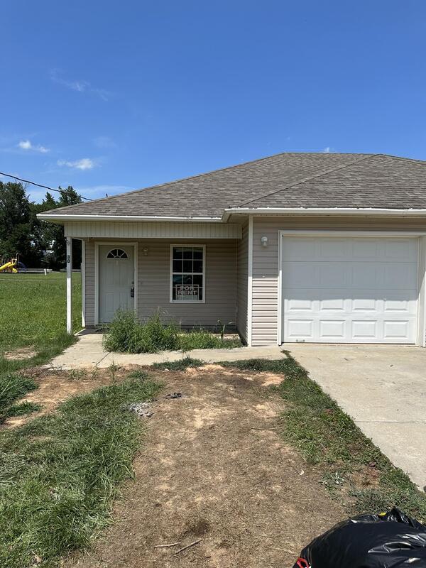 Primary Photo - 30 Edith Cv