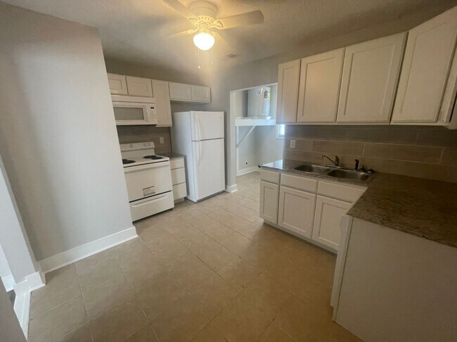 Building Photo - 1919-D Ft.Bragg Rd~ Haymount