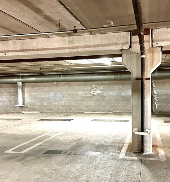 Building Photo - 4750 Templeton St