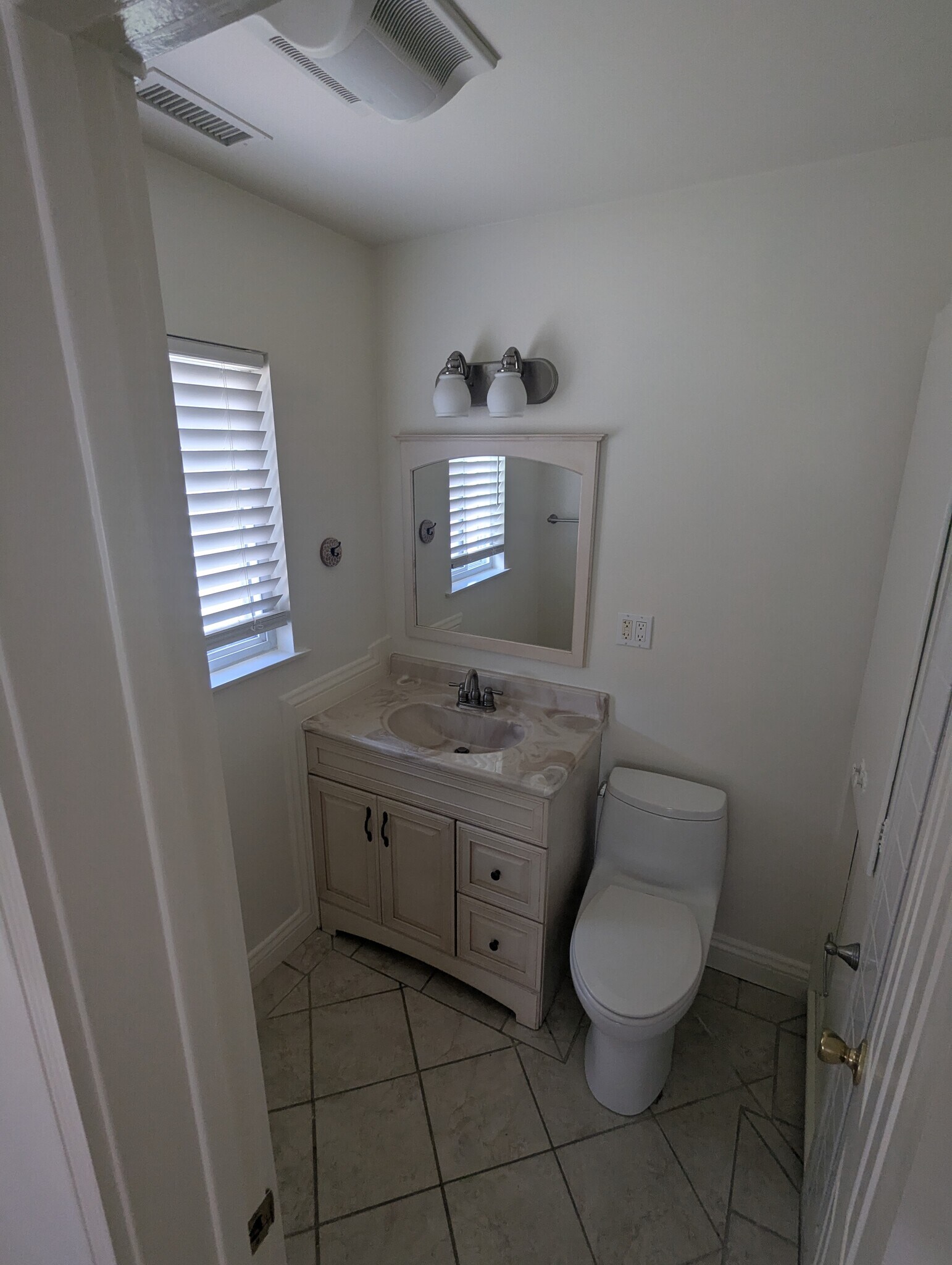 Building Photo - 14443 LA PLUMA DR