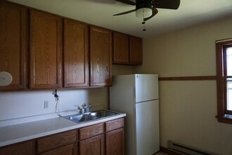 Building Photo - Vine st Duplex