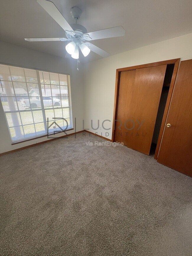 Building Photo - 2242 Castle Hill Dr