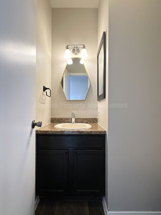 Building Photo - 8131 Oliver Rd