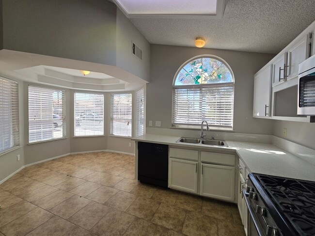 Building Photo - 2252 Welsey Manor Dr