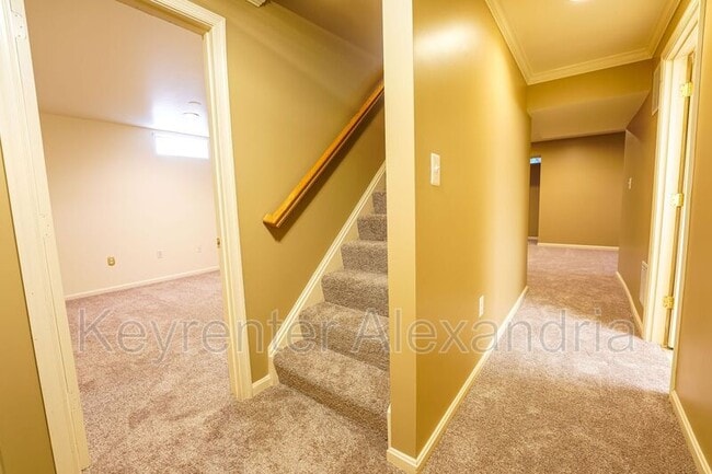 Building Photo - 20 Boulder Dr