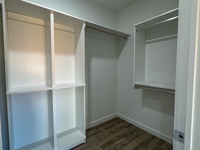 Building Photo - 430 Lucy Rd