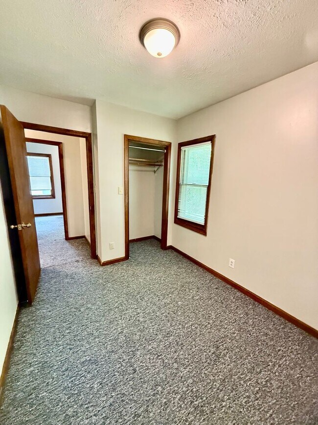 Building Photo - 111 E Wylie St