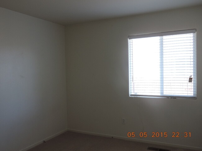 Building Photo - Fall St., Fernley