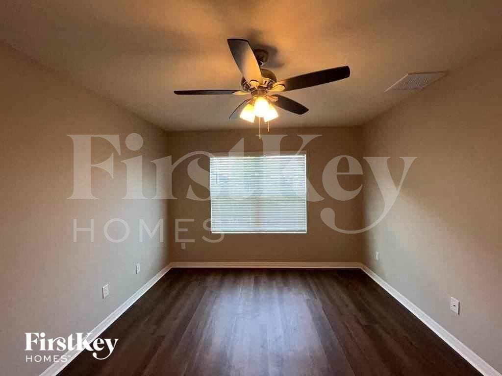 Building Photo - 2820 NW 21st Ave