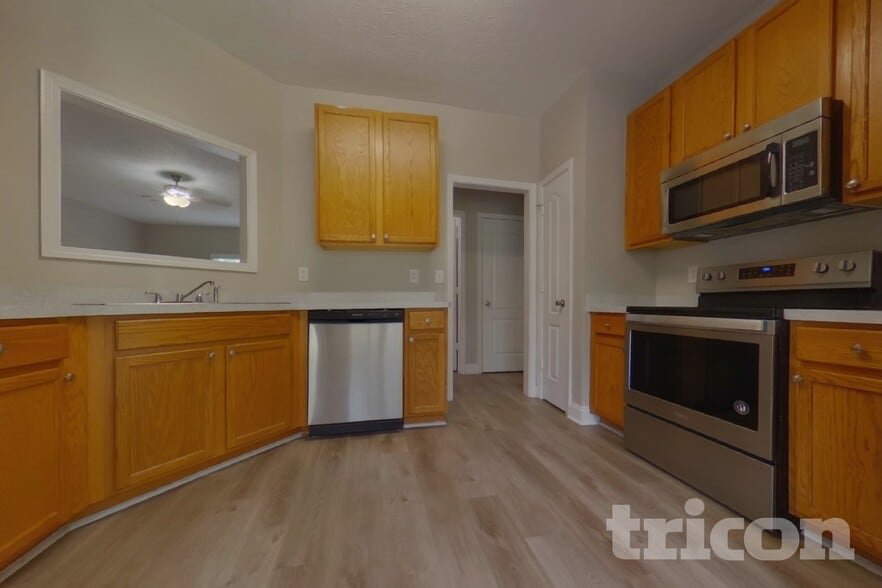 Building Photo - 250 Indian Lake Trail