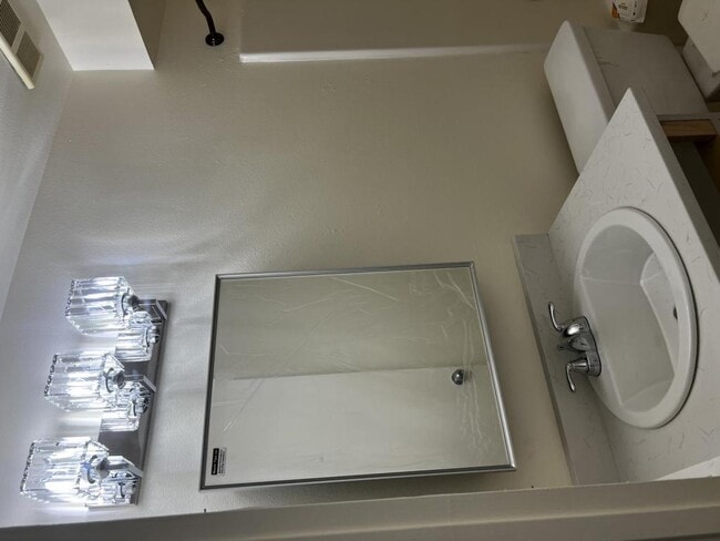 Building Photo - 110 E Washington St