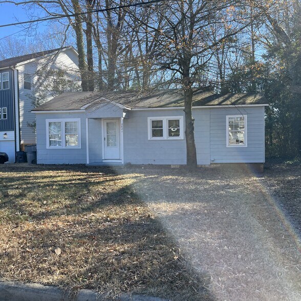 Building Photo - 2621 Dr Carver Rd