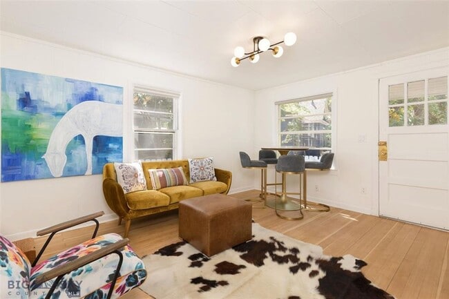 Building Photo - Charming One-Bedroom Gem Steps from Main Street Bozeman