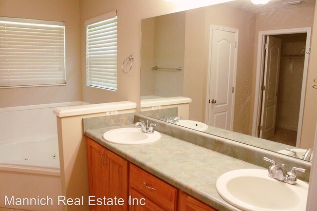 Building Photo - 10880 Gayfer Road Ext