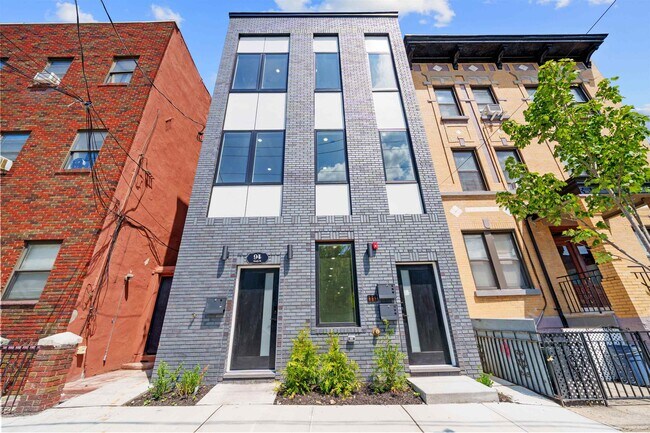 Building Photo - 94 South St