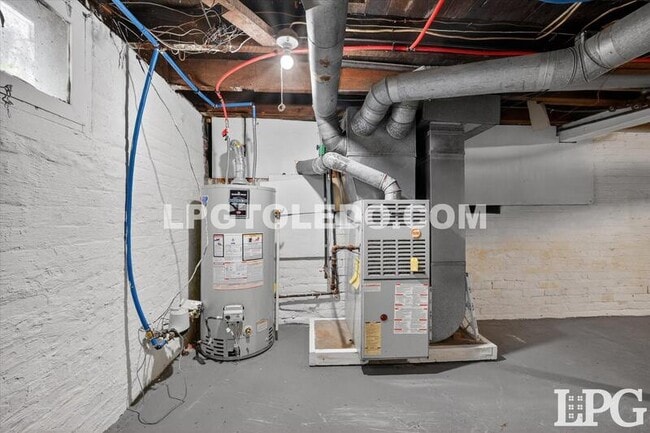 Building Photo - 921 Berry St