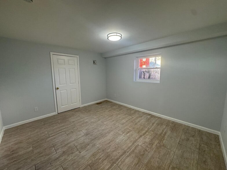 Building Photo - 1057 Bond St